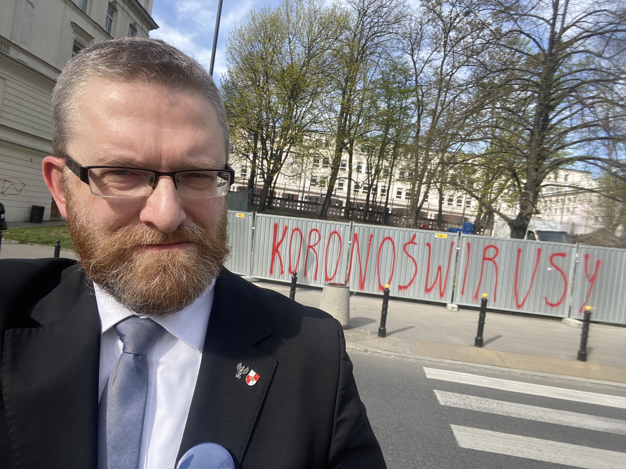 Grzegorz Braun do lokalnych polityków PiS: "stanowicie zagrożenie dla życia i zdrowia!" - Zdjęcie główne