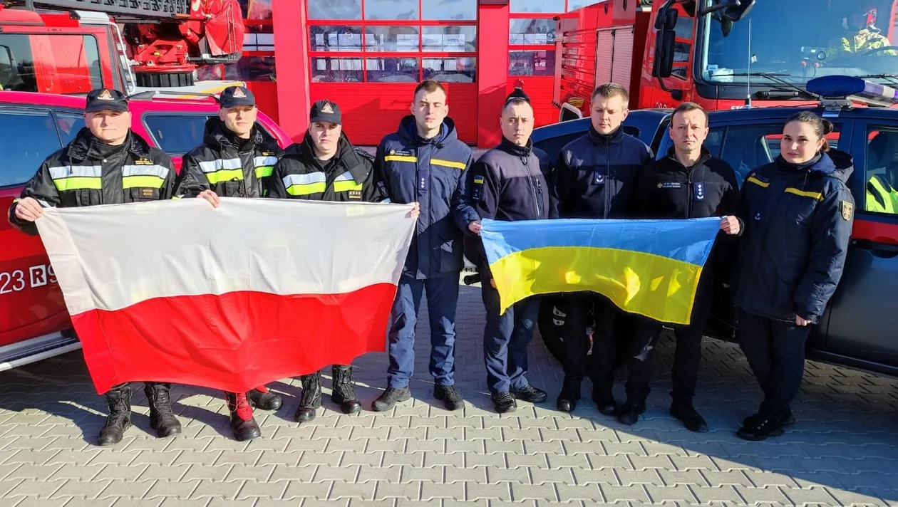 Podkarpaccy strażacy uczcili minutą ciszy pamięć zmarłych na służbie strażaków z Ukrainy [ZDJĘCIA, WIDEO] - Zdjęcie główne