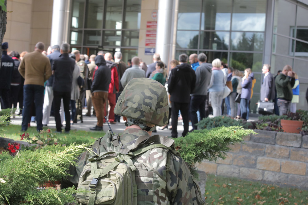 Napad na marszałka, bomba w urzędzie [FILM FOTO] - Zdjęcie główne