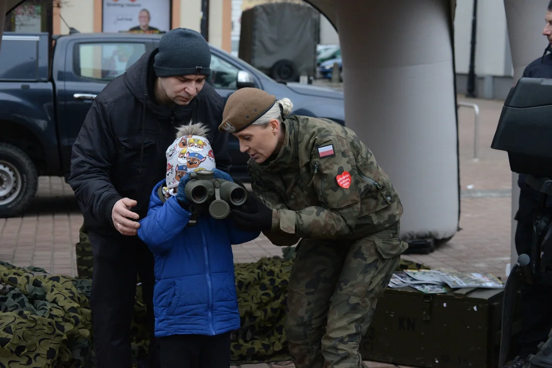 32. finał Wielkiej Orkiestry Świątecznej Pomocy w Tarnobrzegu. Moc atrakcji z wojskiem, policją oraz strażą pożarną [ZDJĘCIA] - Zdjęcie główne