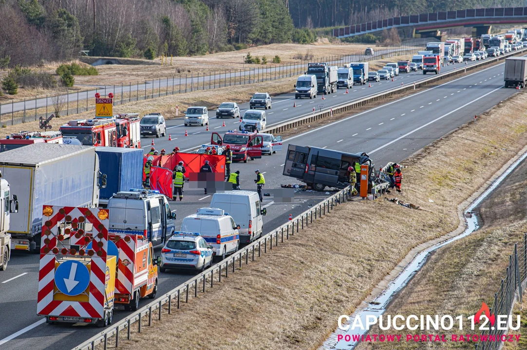 Koszmarny wypadek na A4. Cztery osoby nie żyją, kolejne dwie są ranne! Droga w kierunku Rzeszowa była zablokowana! [ZDJĘCIA, MAPA, AKTUALIZACJA] - Zdjęcie główne