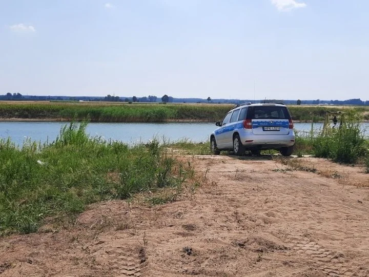 Następna tragedia nad wodą! Ze zbiornika w Przychojcu wyłowiono martwego mężczyznę! - Zdjęcie główne