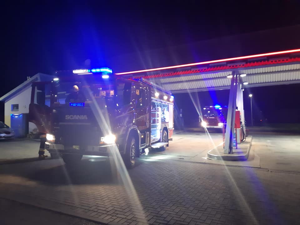 Wybuchł pożar na stacji paliw [FOTO] - Zdjęcie główne