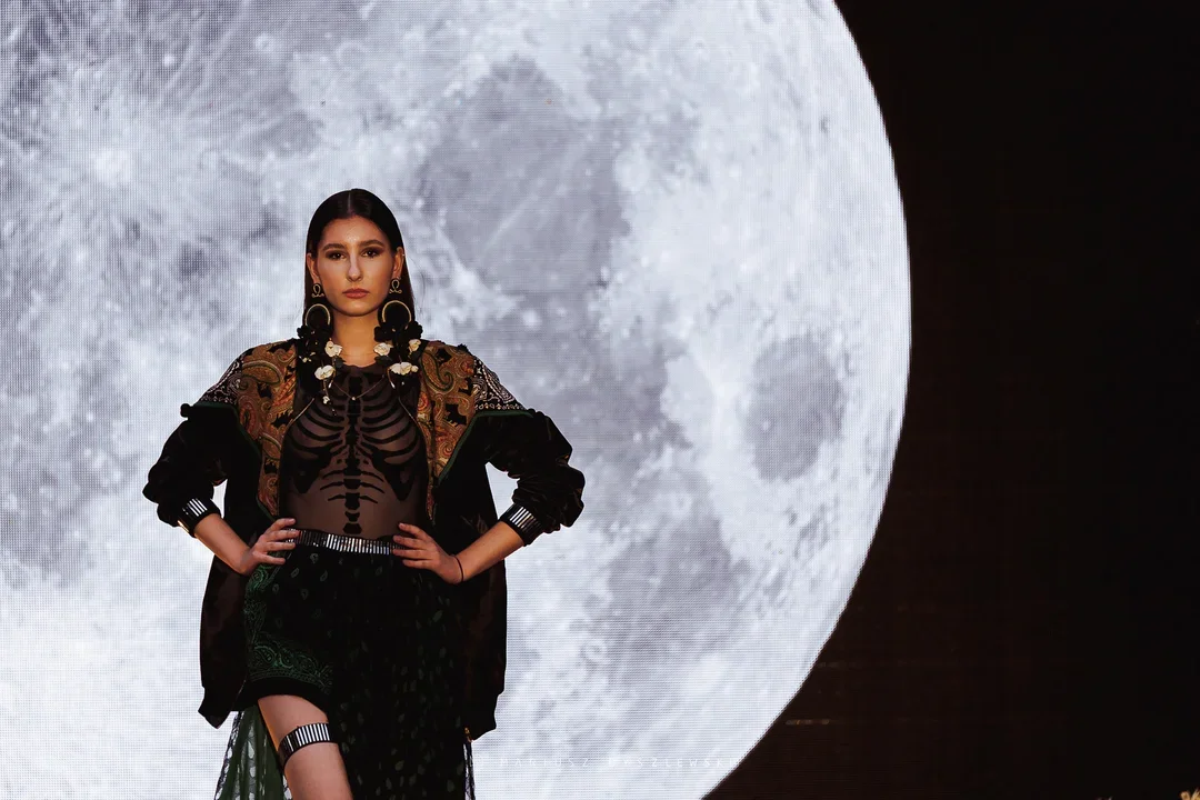 Przed nami V Nadwiślański Fashion Week. Przyjdź na pokaz mody do Parku Dzikowskiego w Tarnobrzegu - Zdjęcie główne