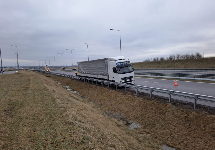 Zdarzenie na autostradzie A4. Kierowca tira był pijany - Zdjęcie główne