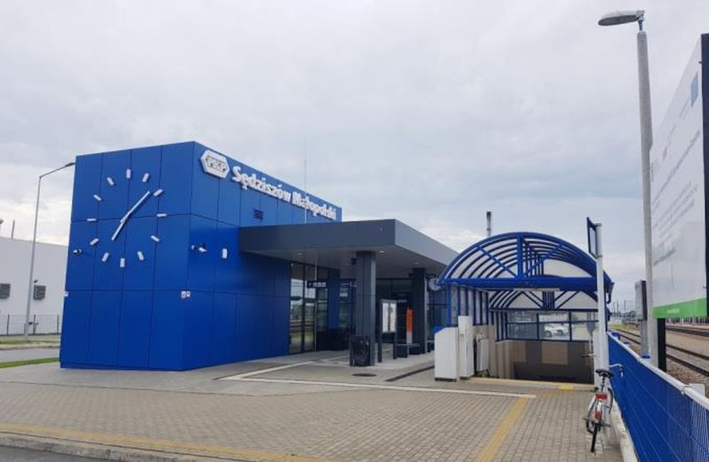 Imponujący dworzec kolejowy w Sędziszowie Małopolskim [VIDEO] - Zdjęcie główne