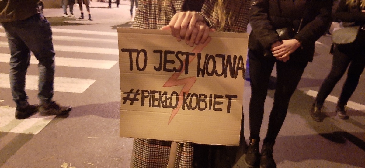 Kolejne protesty w Rzeszowie. Tym razem na płycie Rynku - Zdjęcie główne