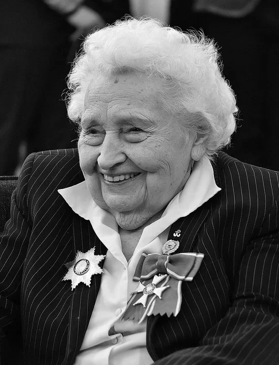 Nie żyje pochodząca z Podkarpacia Maria Mirecka-Loryś. Działaczka podziemia narodowego w latach 1939-1945 zmarła w wieku 106 lat. Zmarła: 29 maja 2022.