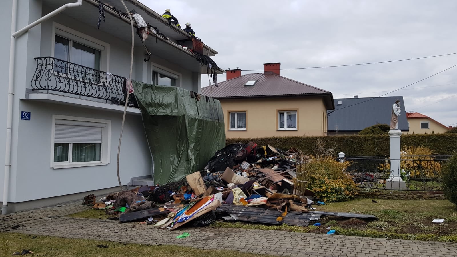 Ich dom zniszczył pożar.