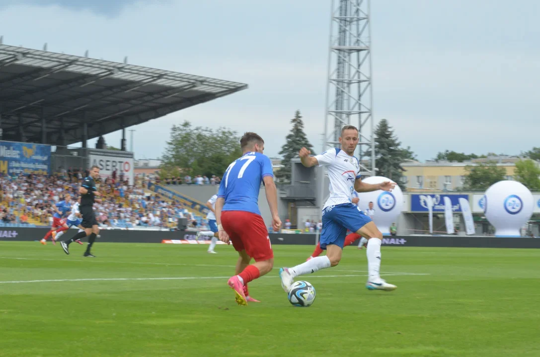 PKO BP Ekstraklasa: Stal Mielec przegrała z Puszczą Niepołomice. Michał Walski ze "złotym golem" - Zdjęcie główne