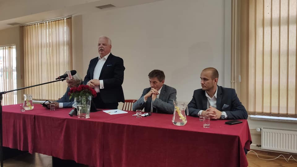 Politycy PiS rozmawiali o rozwoju sportu w Przemyślu  - Zdjęcie główne