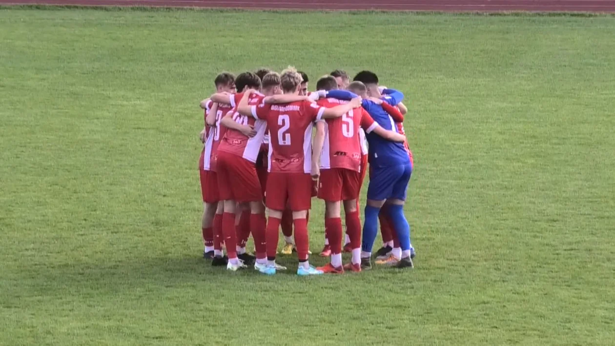 IV liga świętokrzyska: Wisła Sandomierz znów rozgromiona. Tym razem postrzelał Alit Ożarów - Zdjęcie główne