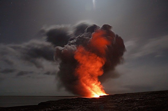 IMGW alarmuje! Niebezpieczny dwutlenek siarki z wulkanu dotarł nad Podkarpacie! [MAPA ZAGROŻENIA] - Zdjęcie główne