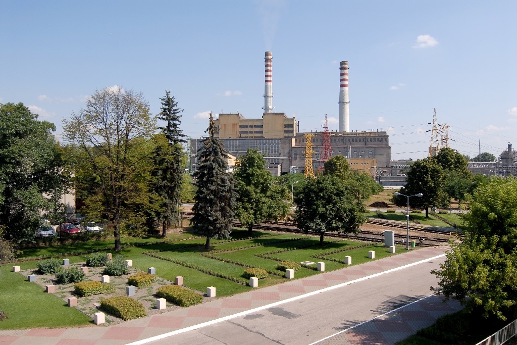 Czarne chmury nad stalowowolską elektrownią - Zdjęcie główne