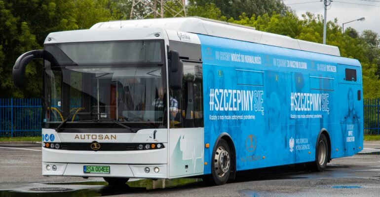 Na dożynkach, przy kościele, na stadionach - weekendowa akcja szczepień - Zdjęcie główne