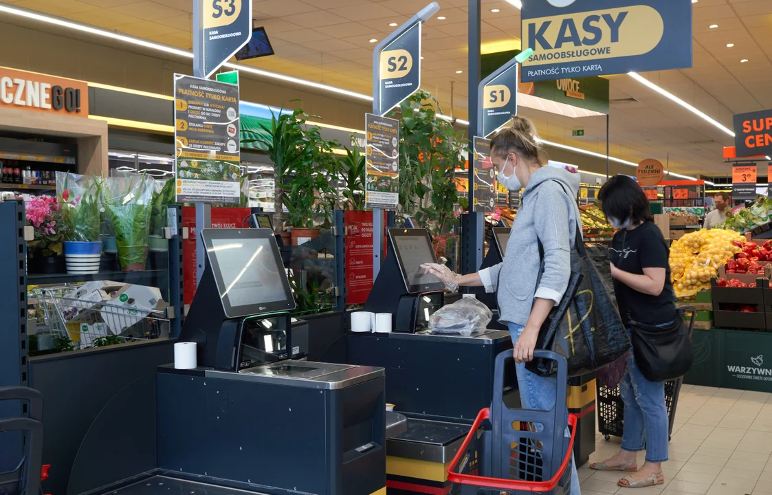 Biedronka wprowadza zwrotne kaucje za butelki po piwie. Sprawdź, o które chodzi [ZDJĘCIA] - Zdjęcie główne