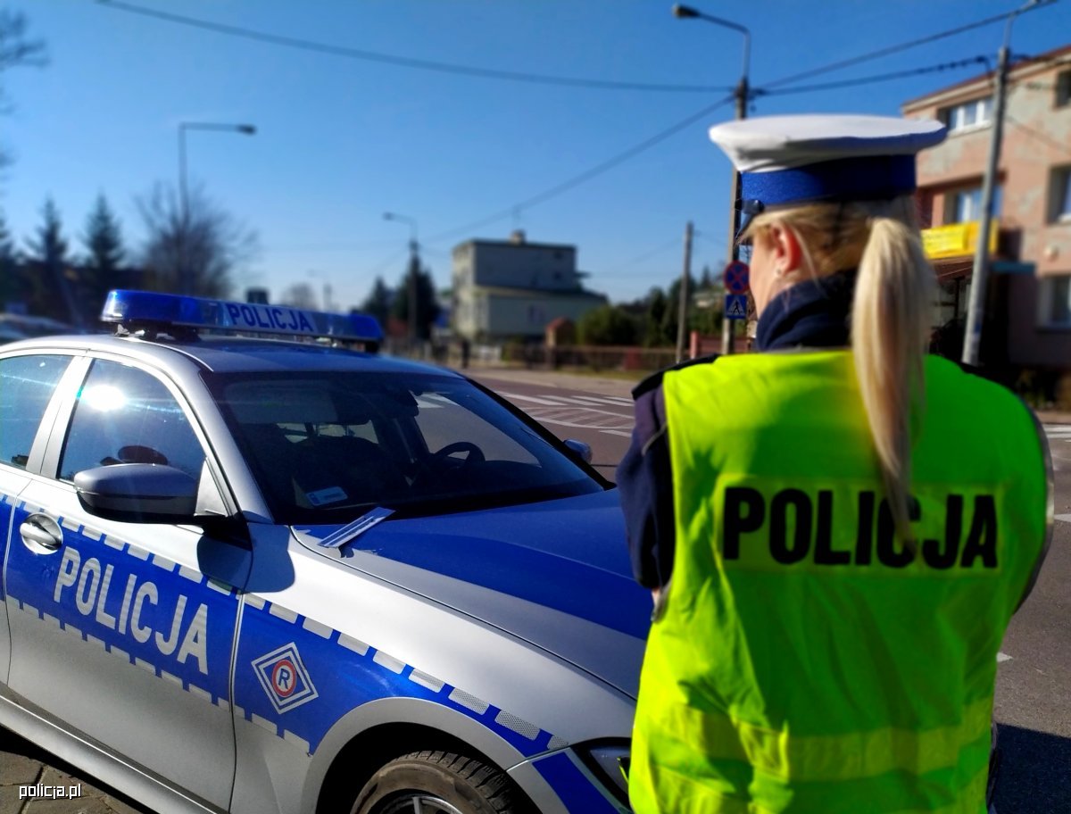 Więcej policjantów na drogach. Trwa policyjna akcja "Znicz" [RAPORT] - Zdjęcie główne