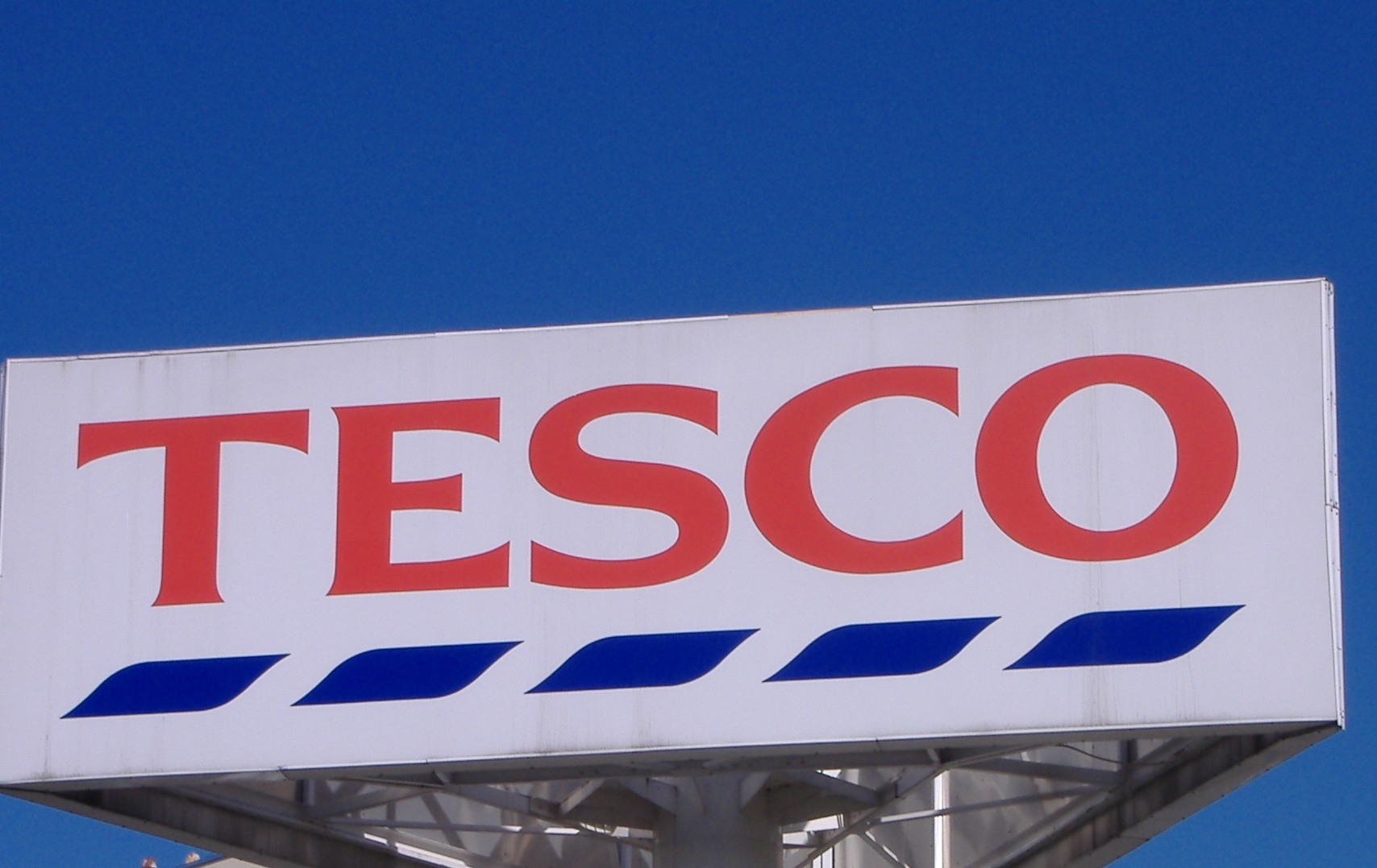 Pracownik Tesco zabił się. Po 17 latach pracy został zwolniony - Zdjęcie główne