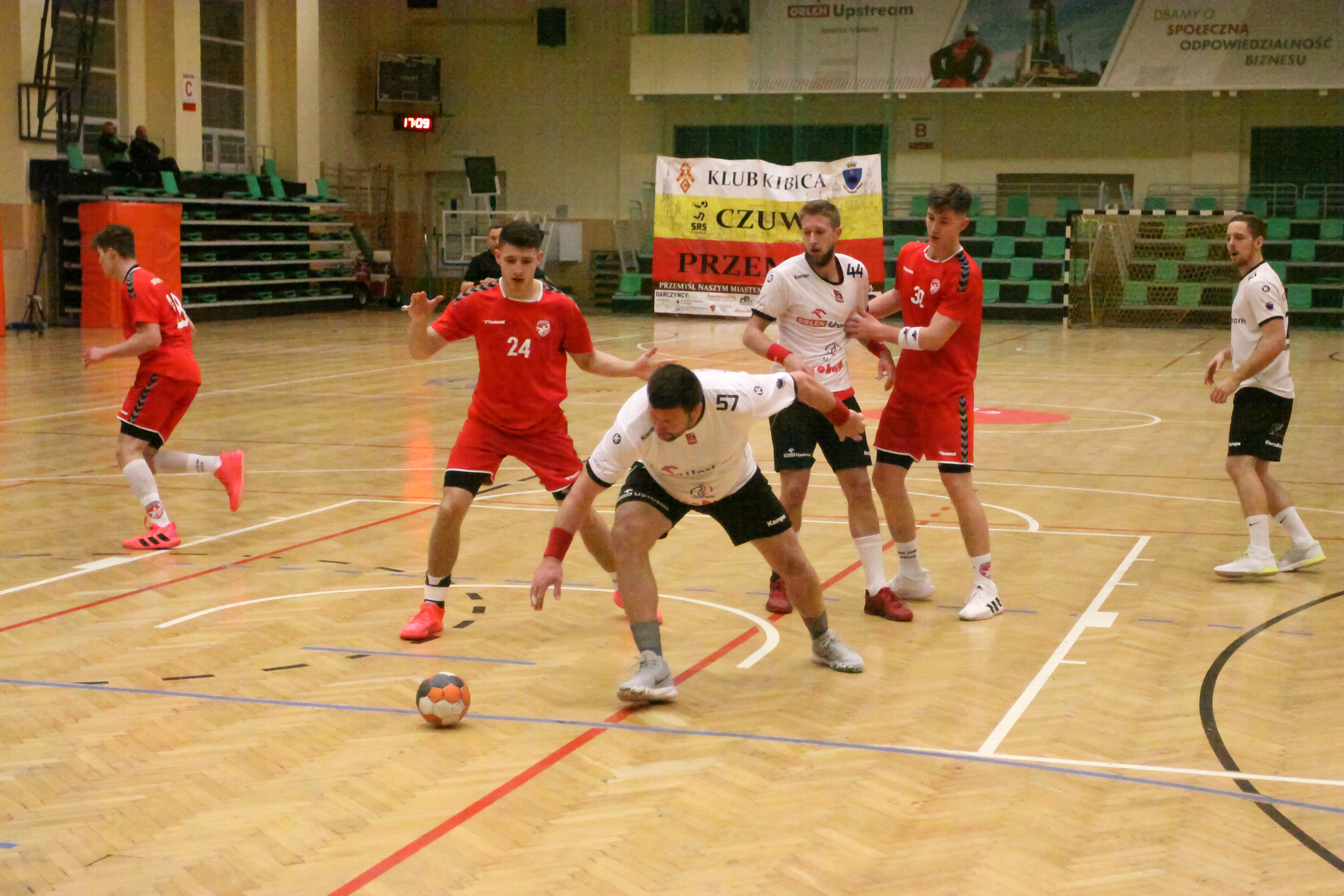 Orlen Upstream SRS Przemyśl wygrał z  SMS ZPRP Kielce 38:32 [FOTO] - Zdjęcie główne