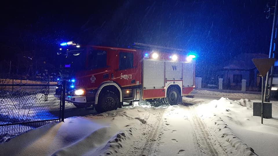 Wybuchł pożar w Nadolu. Dwa zastępy straży ruszyły do akcji - Zdjęcie główne