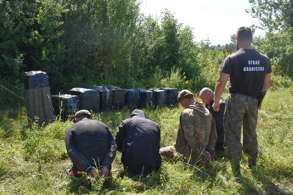 Poszukiwani organizatorzy przerzutu imigrantów w rękach straży granicznej - Zdjęcie główne