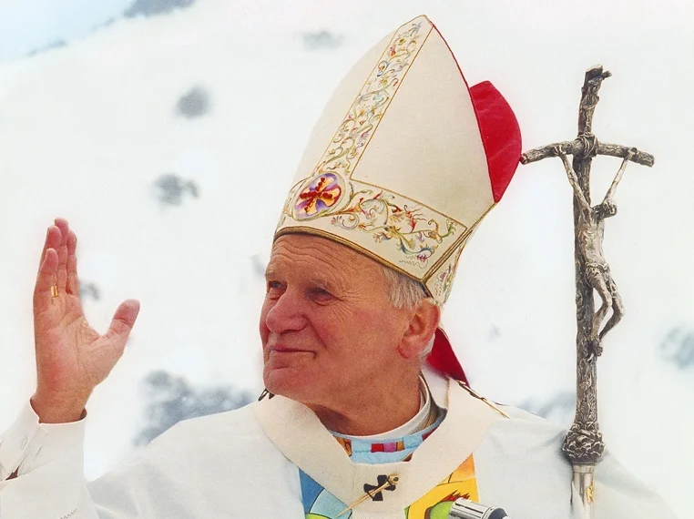 Papieża Polaka zapisali do PiS-u? Dominik Łazarz o zamieszaniu wokół Jana Pawła II [FELIETON] - Zdjęcie główne