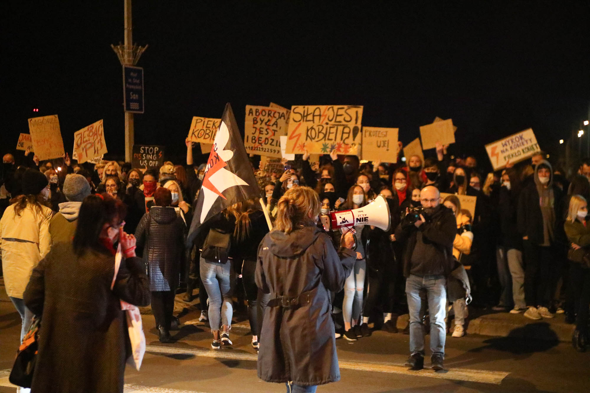 W Przemyślu protestujące zablokowały miasto [FOTO] - Zdjęcie główne