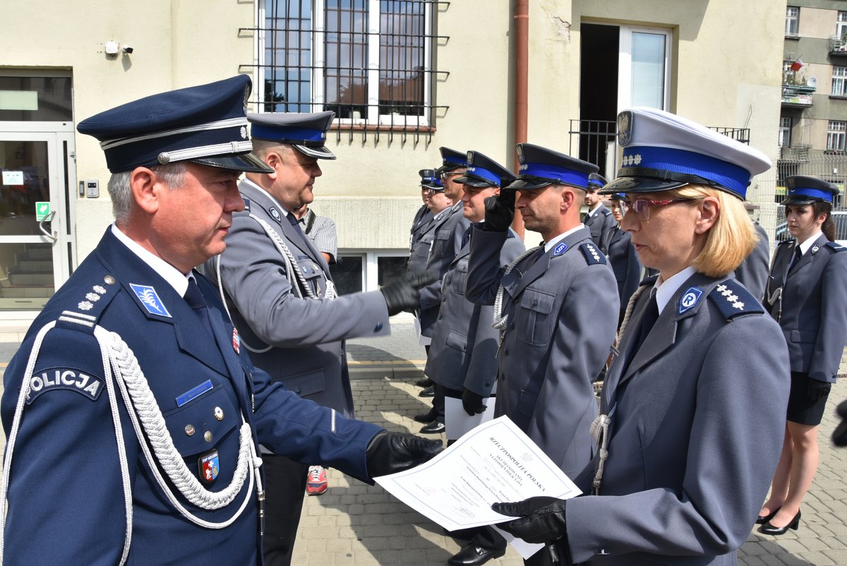 Rzeszowscy policjanci świętowali. Były awanse i pochwały  [ZDJĘCIA] - Zdjęcie główne