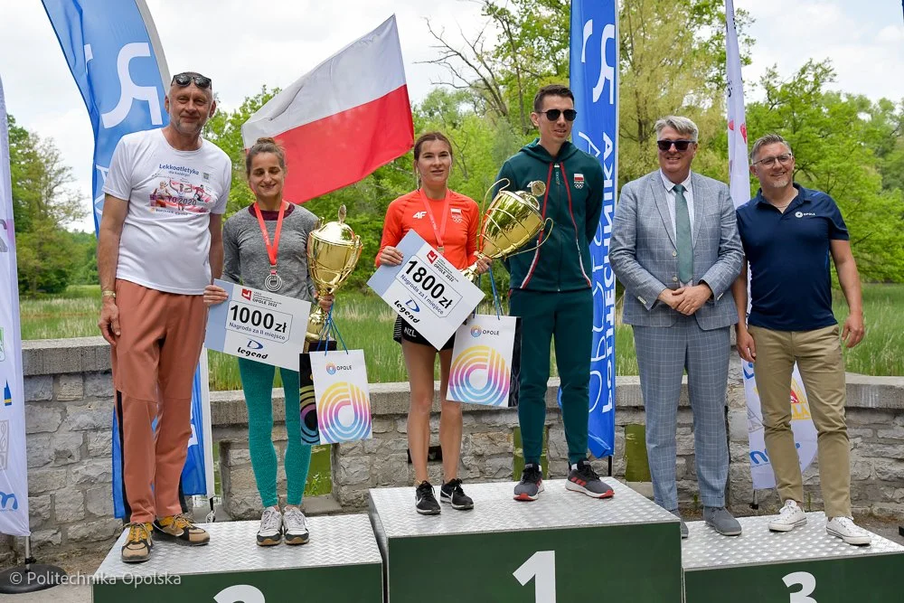 Złote medale Katarzyny Zdziebło i Artura Brzozowskiego. Brąz dla Rafała Augustyna. Udane mistrzostwa Polski dla podkarpackiego chodu sportowego [WIDEO] - Zdjęcie główne