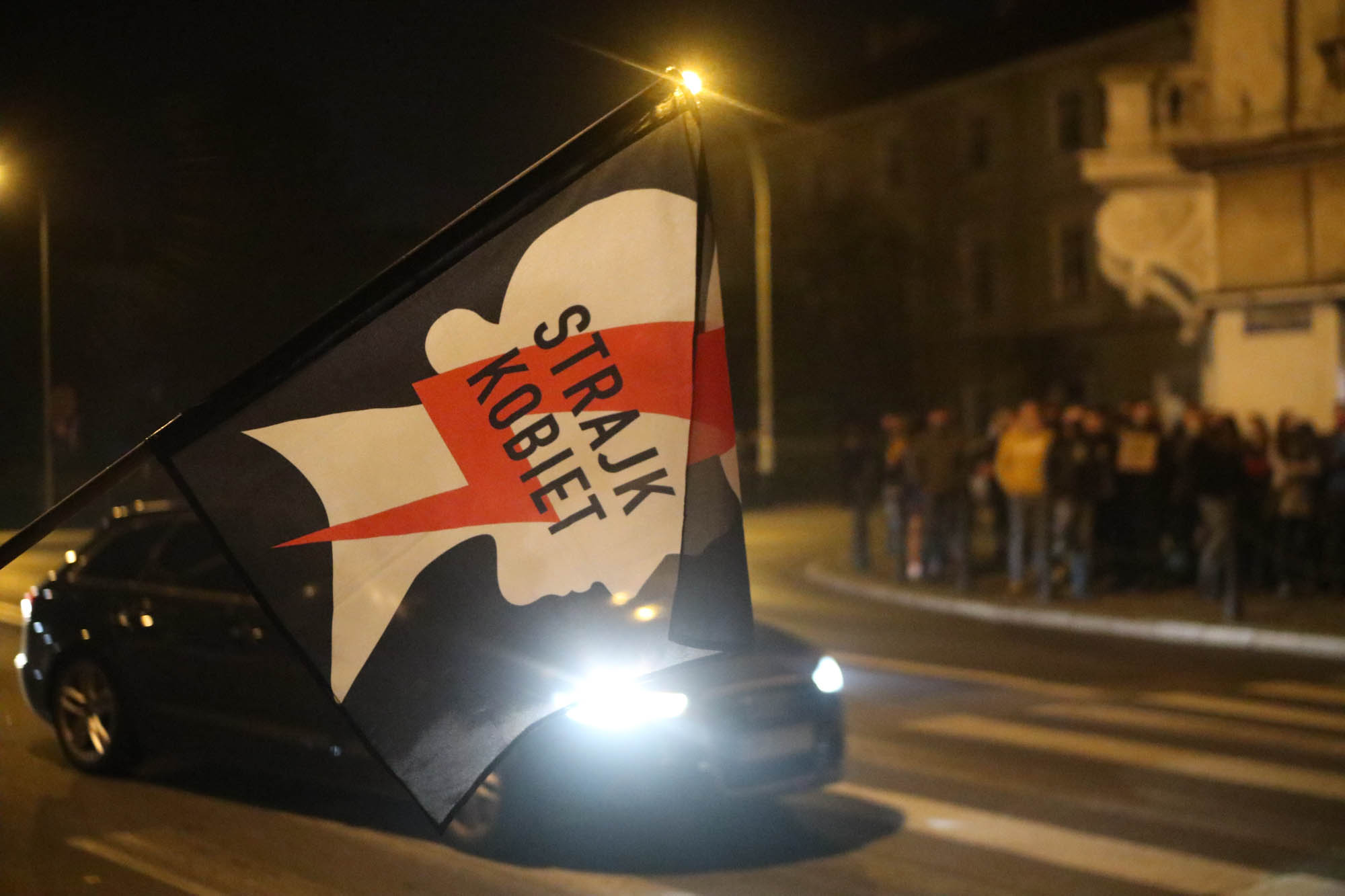 SKANDAL! Nauczyciel porównał uczennice wspierające Strajk Kobiet do hitlerowców - Zdjęcie główne
