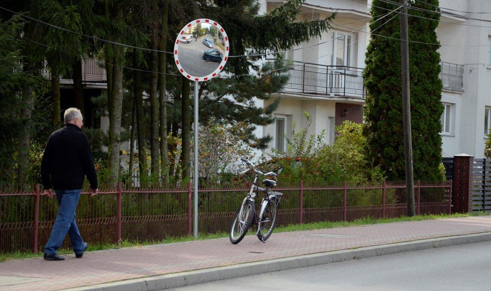 Lustro stanie przy skrzyżowaniu. Ma być bezpieczniej  - Zdjęcie główne