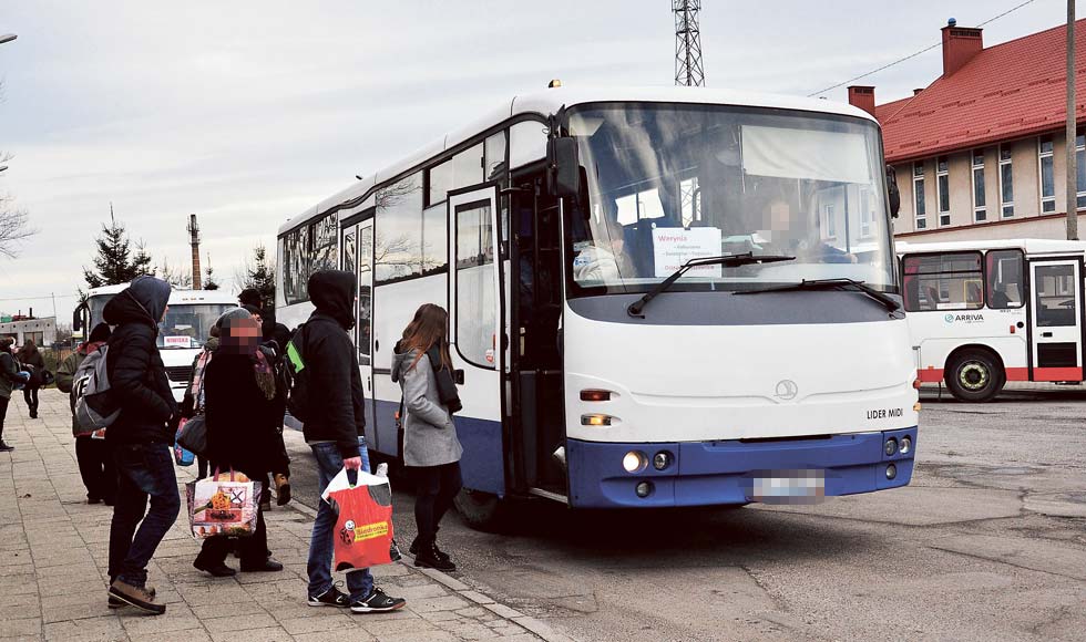 Mieszkańcy Ostrów Baranowskich nie ustępują w walce o dodatkowe przystanki autobusowe - Zdjęcie główne