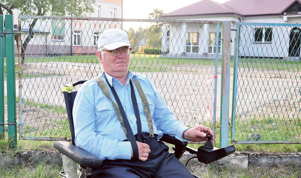 Plac zabaw na gazie - Zdjęcie główne