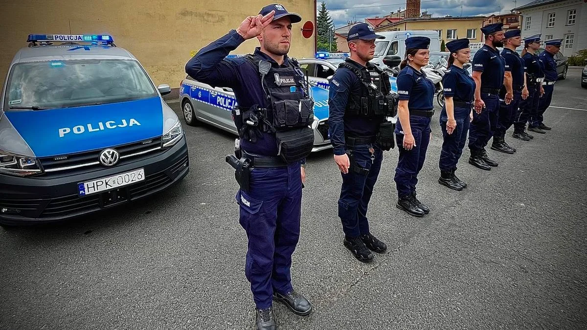 Hołd zmarłemu żołnierzowi sierżantowi Mateuszowi Sitek oddali policjanci i strażacy z Kolbuszowej [ZDJĘCIA - WIDEO] - Zdjęcie główne