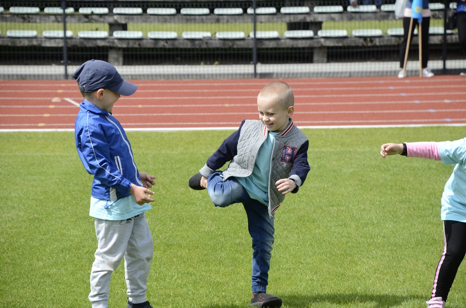 Piknik rodzinny na stadionie w Kolbuszowej. 