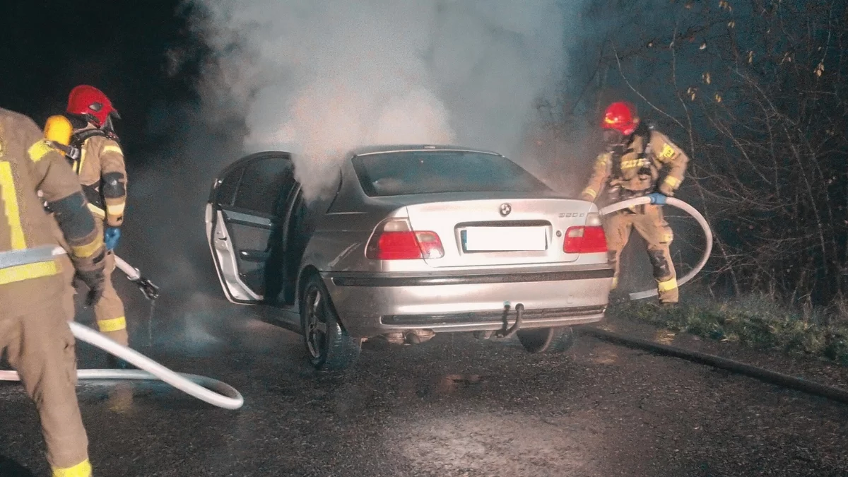 Kolbuszowa Górna: BMW zapaliło się w trakcie jazdy. Samochód doszczętnie spłonął - Zdjęcie główne