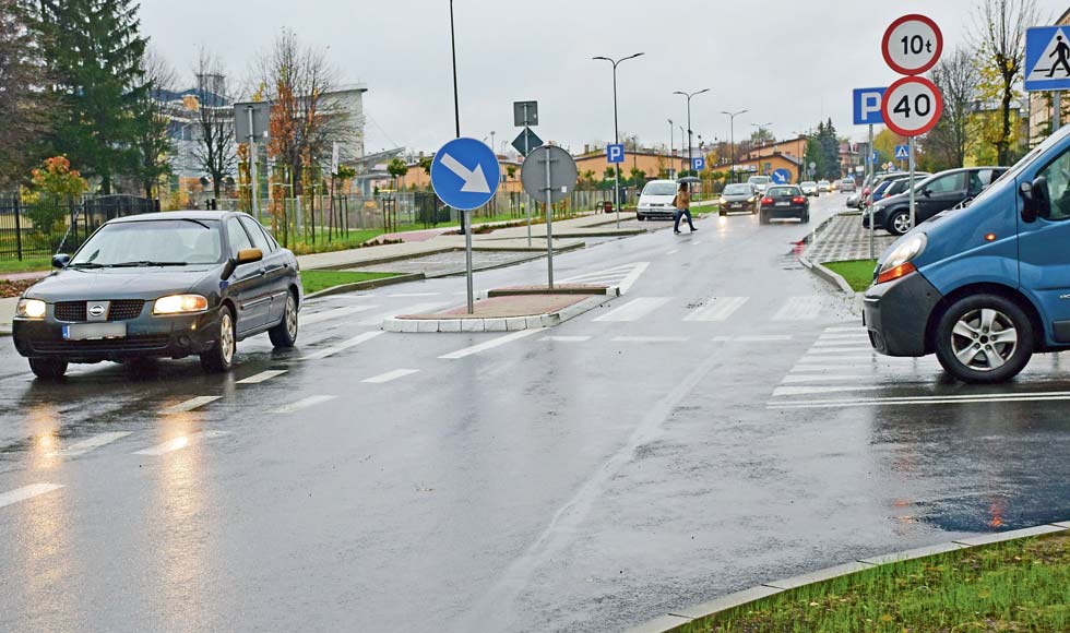 Kierowcy skarżą się na niedawno wyremontowaną ulicę Jana Pawła II w Kolbuszowej - Zdjęcie główne