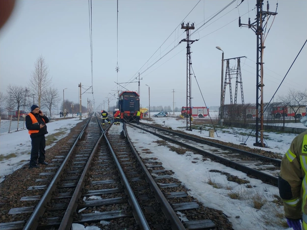 Podkarpacie: Lokomotywa uderzyła w pociąg relacji Rzeszów-Szczecin! Są ranni - Zdjęcie główne