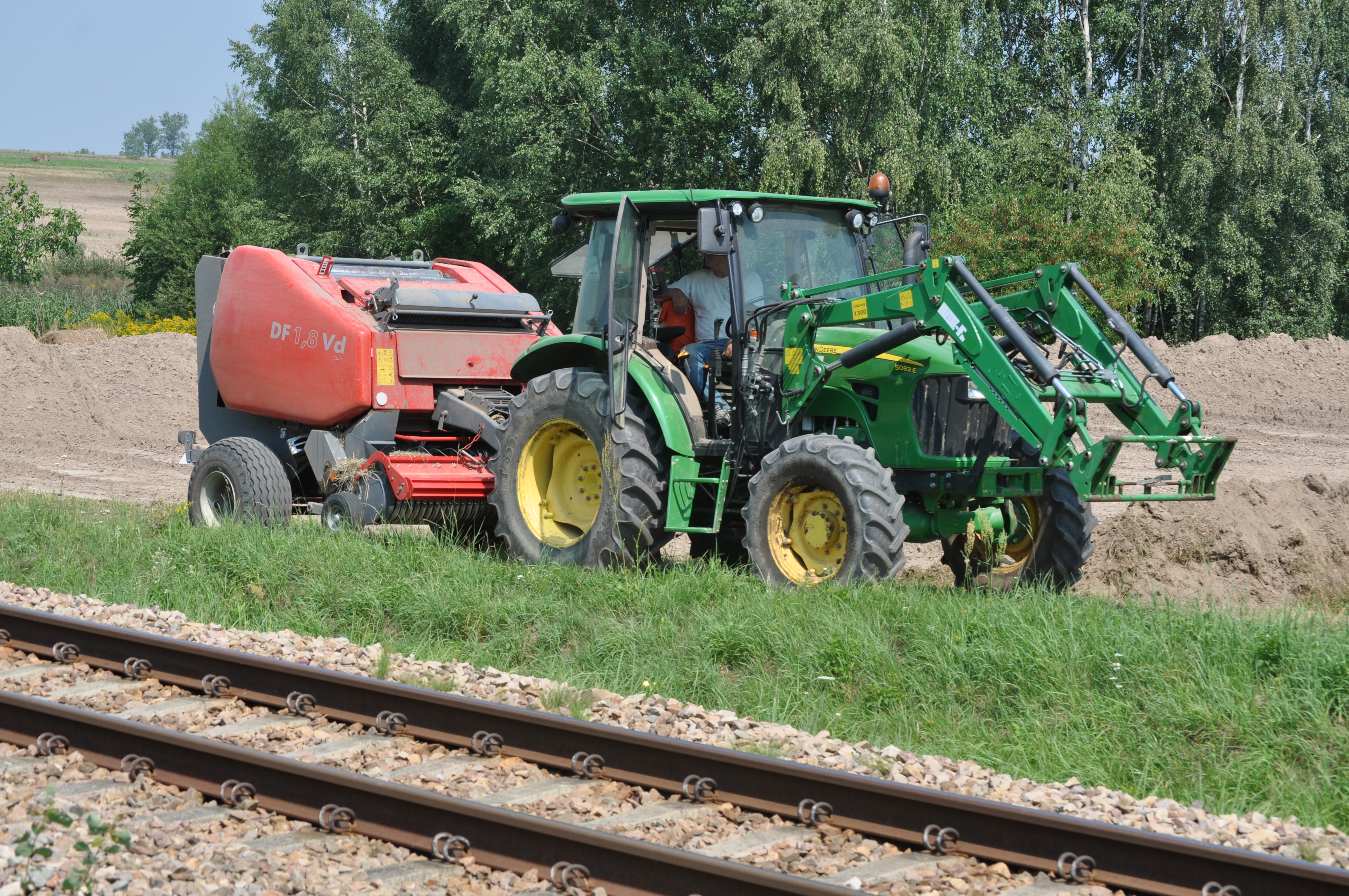 Raniżowski samorząd, po dwóch nieudanych próbach, wybrał firmę, która dostarczy jej traktor rolniczy - Zdjęcie główne