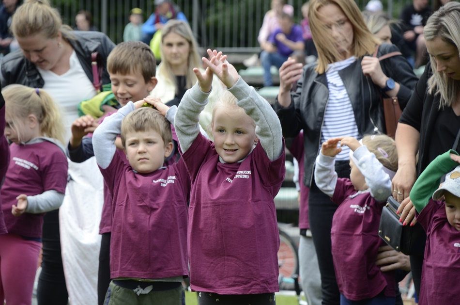 Piknik rodzinny na stadionie w Kolbuszowej. 