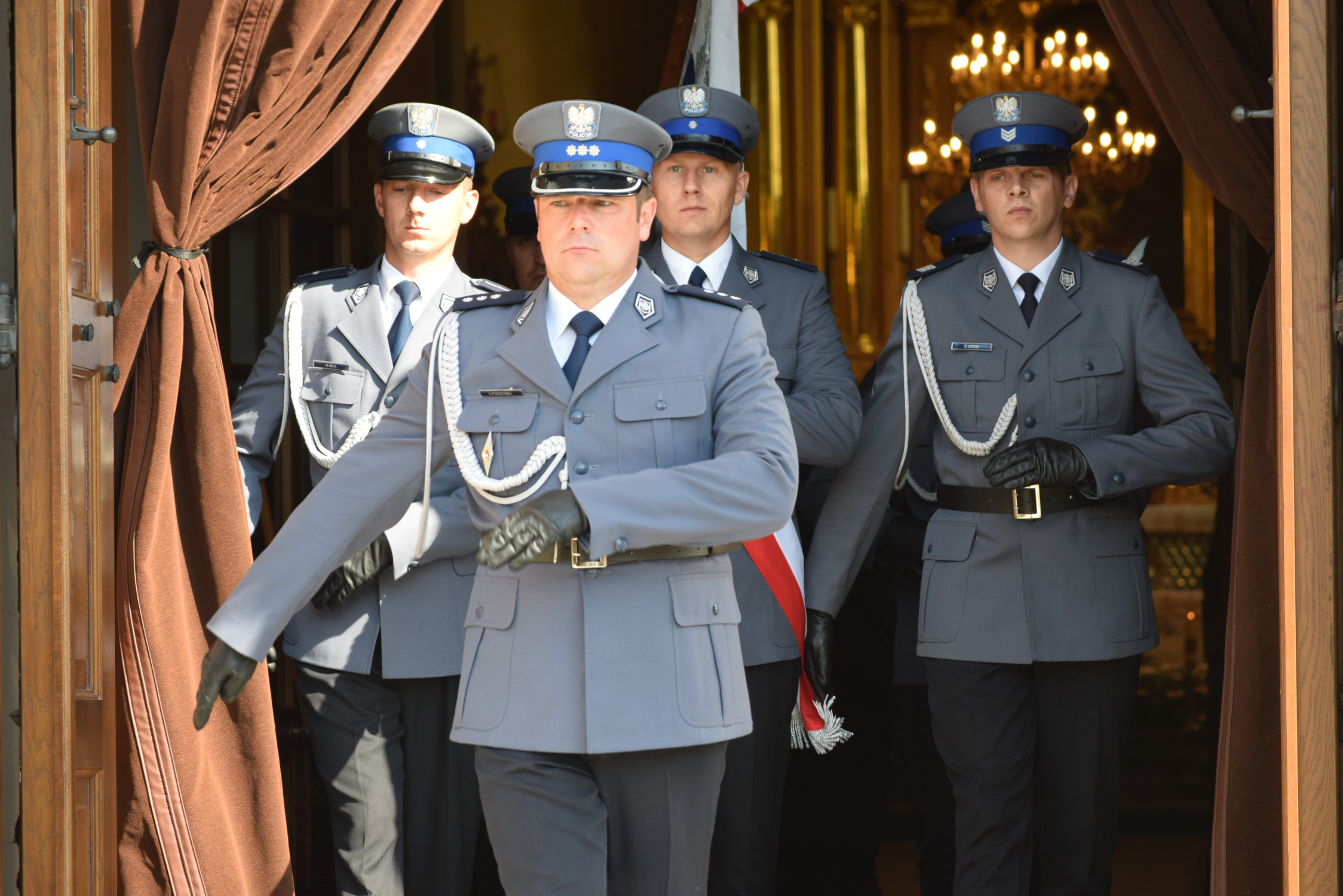 Uroczystość nadania sztandaru Komendzie Powiatowej Policji w Kolbuszowej [GALERIA ZDJĘĆ] - Zdjęcie główne