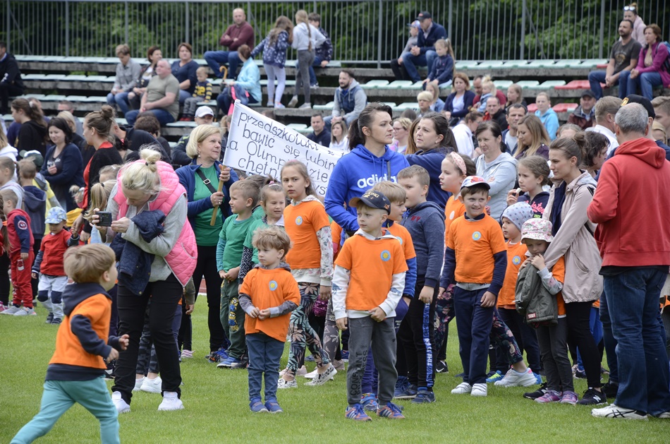 Piknik rodzinny na stadionie w Kolbuszowej. 