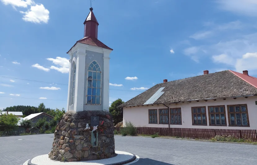 Przydrożna kapliczka z figurą Serca Pana Jezusa w Spiach, w gminie Dzikowiec, zostanie odnowiona - Zdjęcie główne
