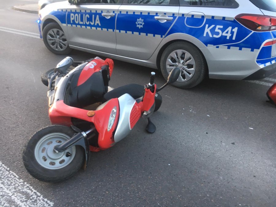 Na widok policjantów uciekł w zarośla. Później zderzył się z radiowozem [FOTO] - Zdjęcie główne