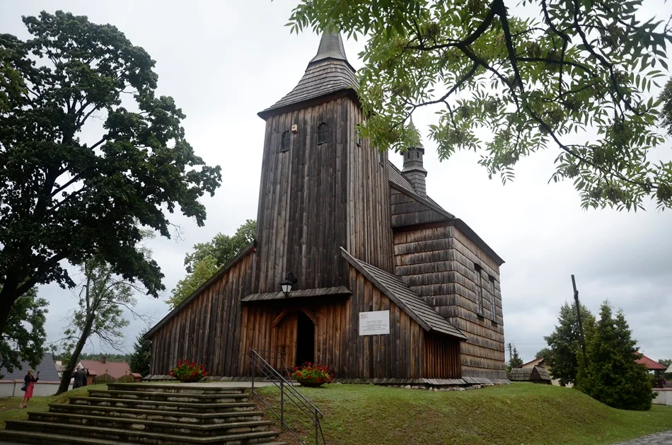 Zwiedzaj Podkarpacie na majówce. Aż 550 lokalizacji na liście zamków, pałaców, dworów z Podkarpacia. Są również z powiatu kolbuszowskiego - Zdjęcie główne