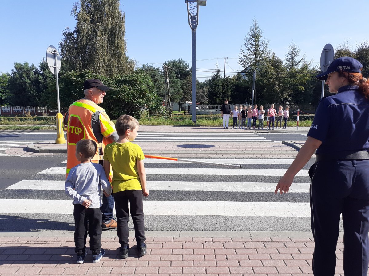 Kolbuszowscy policjanci o bezpieczeństwie [ZDJĘCIA] - Zdjęcie główne