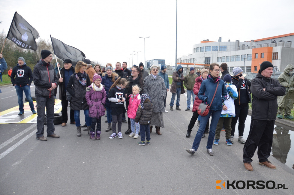 MIELEC. Oblężenie Kronospanu. Mieszkańcy: Chcemy oddychać czystym powietrzem! |VIDEO| - Zdjęcie główne