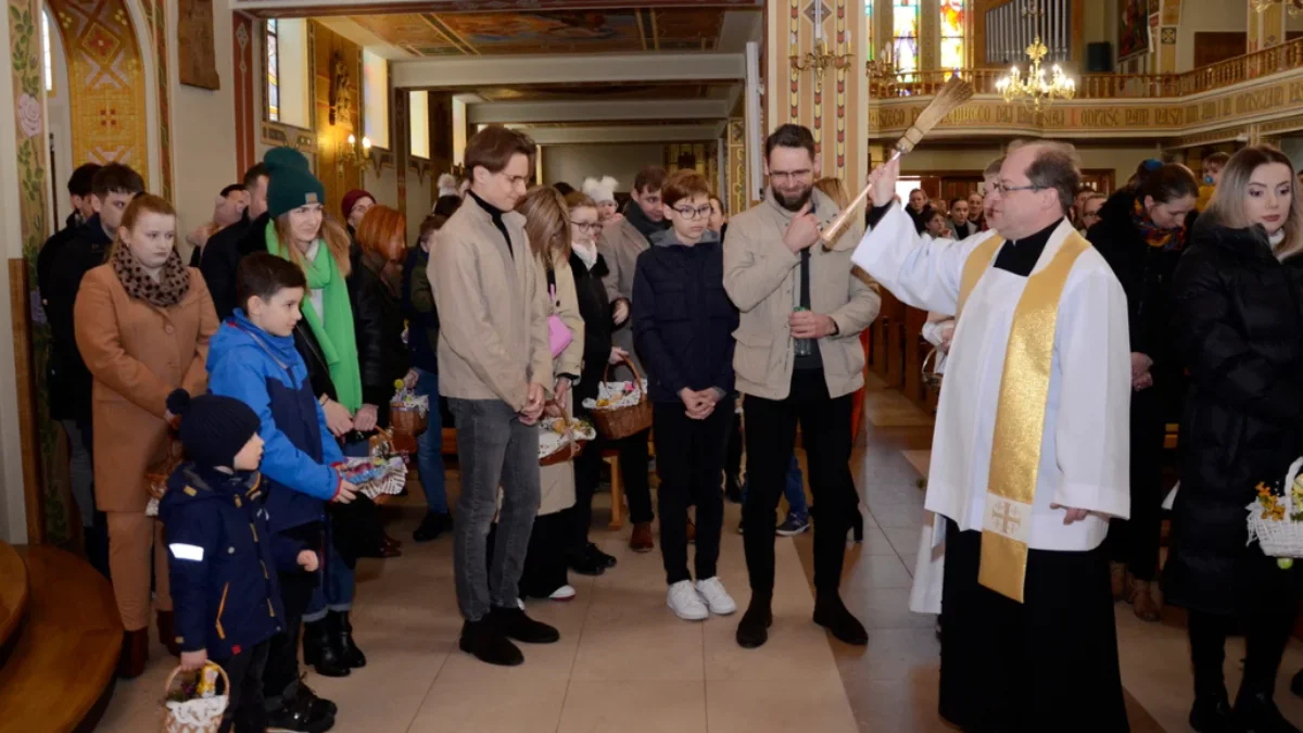 Święcenia pokarmów w największych parafiach w Kolbuszowej i okolicach. W jakich godzinach? - Zdjęcie główne