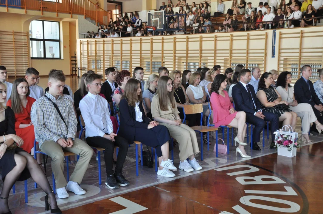 Które ze szkół średnich w powiecie kolbuszowskim najchętniej wybierali uczniowie? Sprawdzamy - Zdjęcie główne