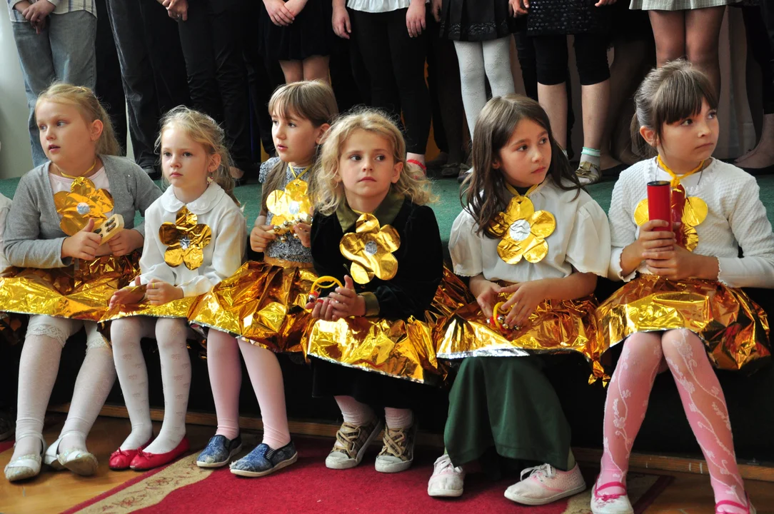 Otwarcie dawnej szkoły w Kupnie z koncertem uczniów i przedszkolaków. Zobacz zdjęcia z 2012 roku - Zdjęcie główne